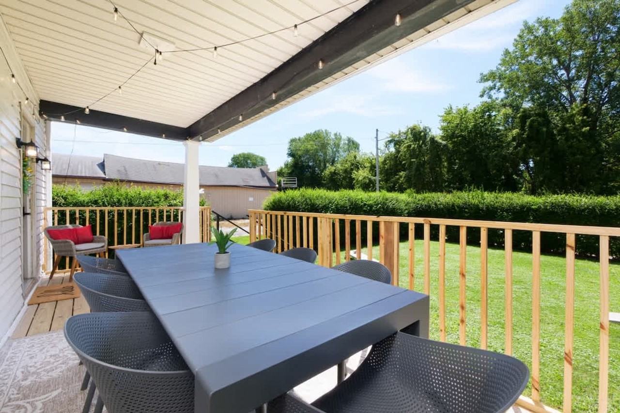 729 E State St #1496030P - Photo 6 of 50