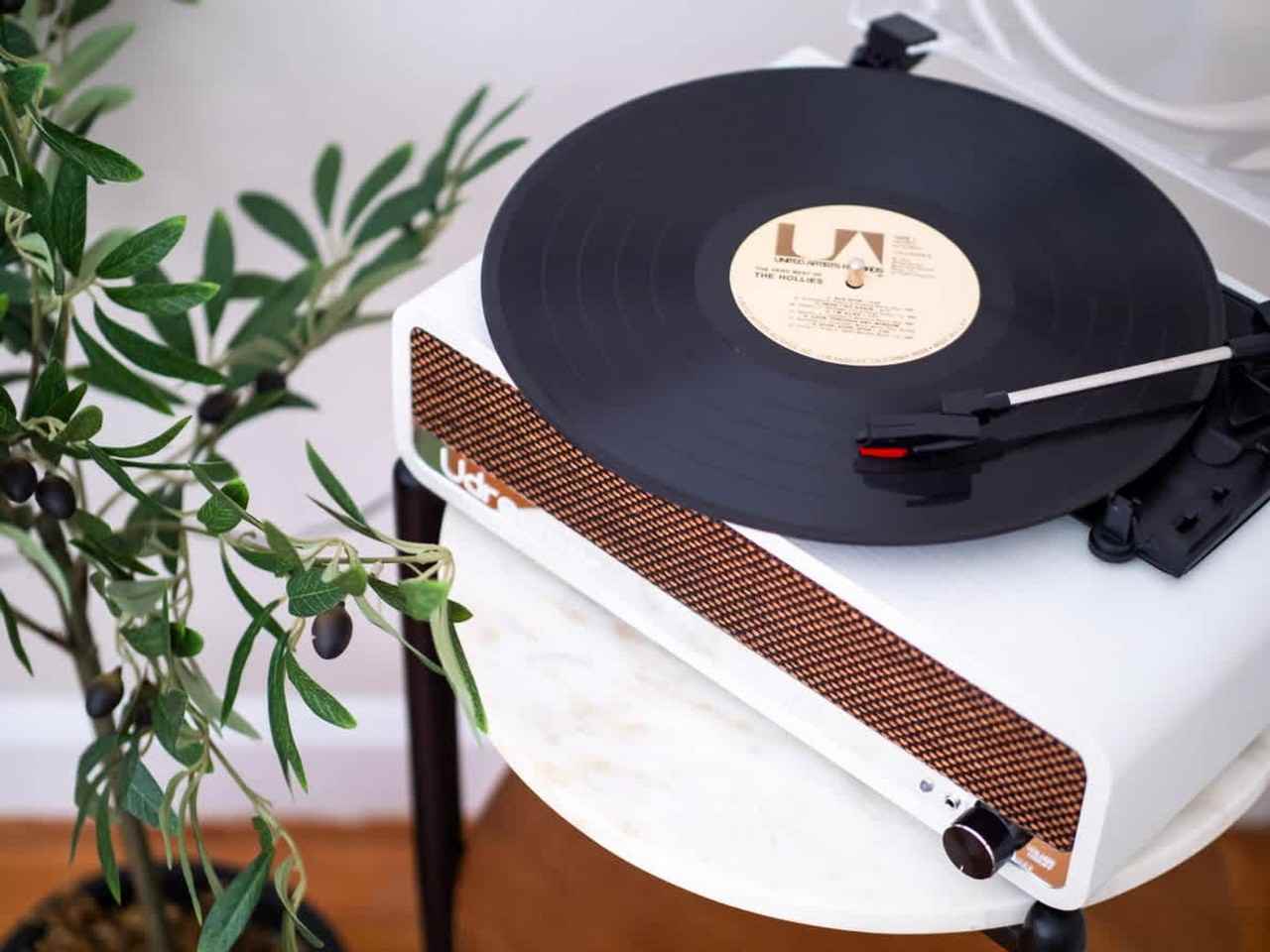 386 Walworth Ave #1496104P - Photo 7 of 50