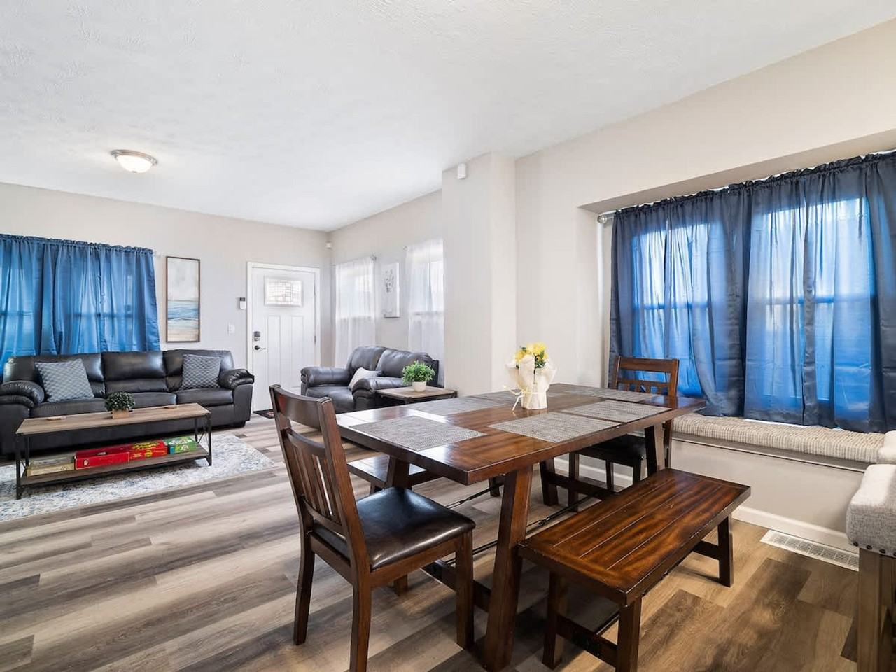 1415 W 57th St #1496100P - Photo 2 of 40