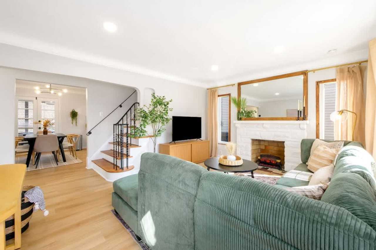 6059 Maplecliff Dr #1496118P - Photo 4 of 50