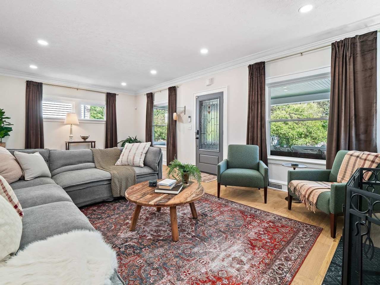 18031 Larchwood Ave #1496131P - Photo 2 of 40