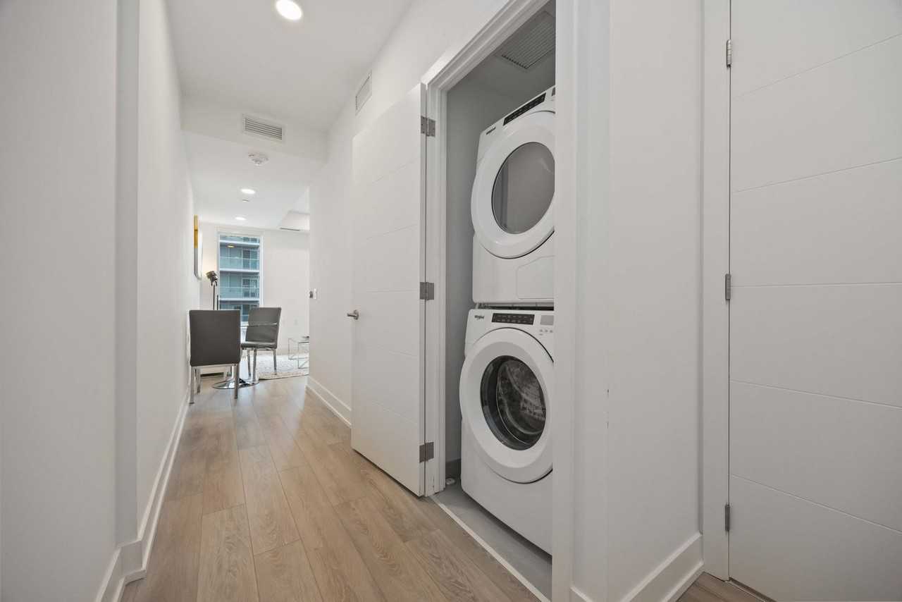 200 Redpath Avenue - Photo 7 of 18