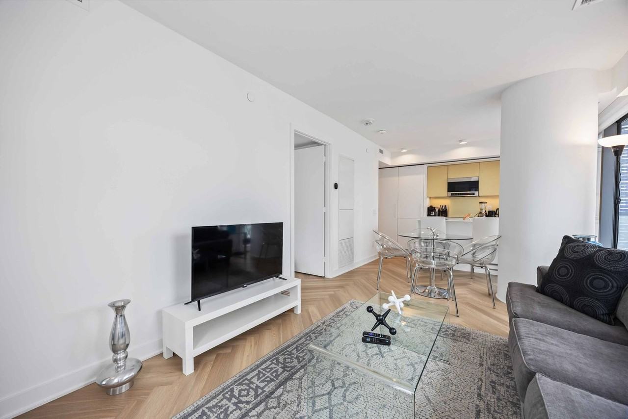 225 Adelaide Street West - Photo 2 of 24