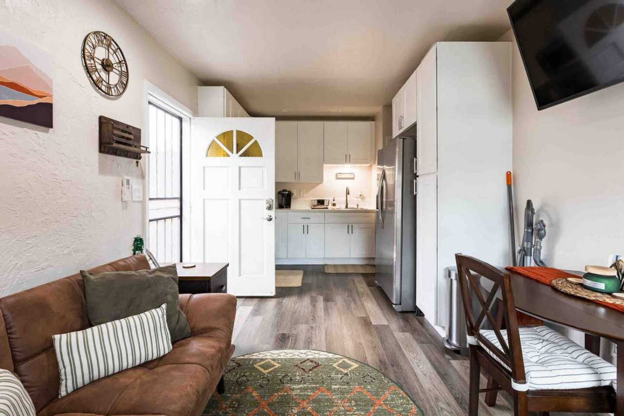 910 S Lincoln Ave #1496399P - Photo 4 of 50