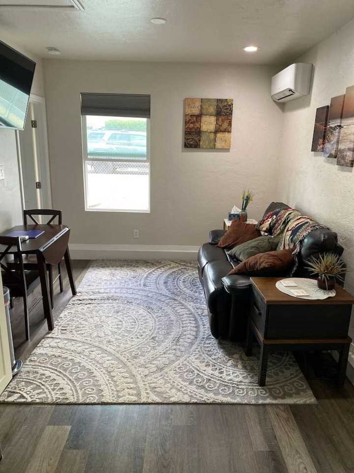 910 S Lincoln Ave #1496399P - Photo 5 of 50