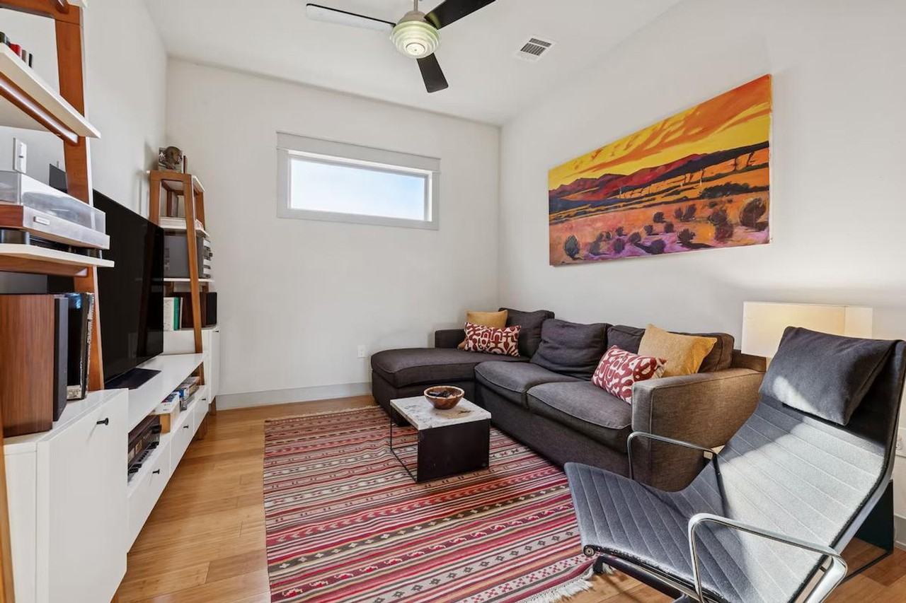 6006 Aurora Dr #1492695P - Photo 4 of 43