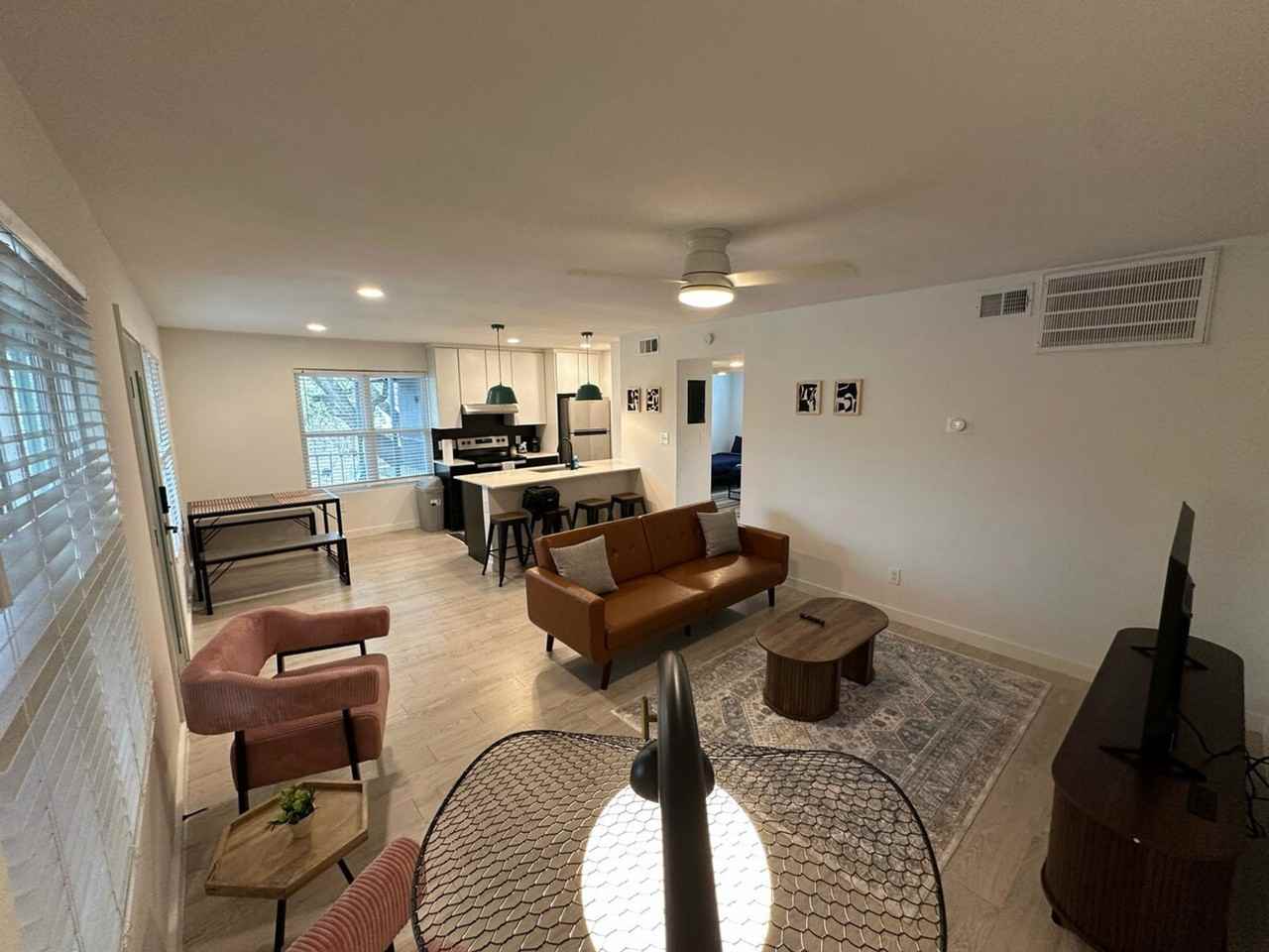 1317 Newning Ave #1497887P - Photo 3 of 24