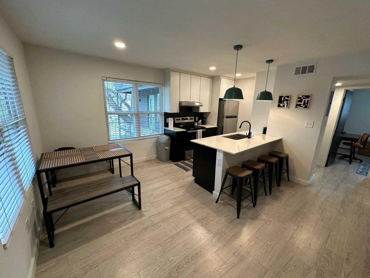 1317 Newning Ave #1497887P - Photo 6 of 24