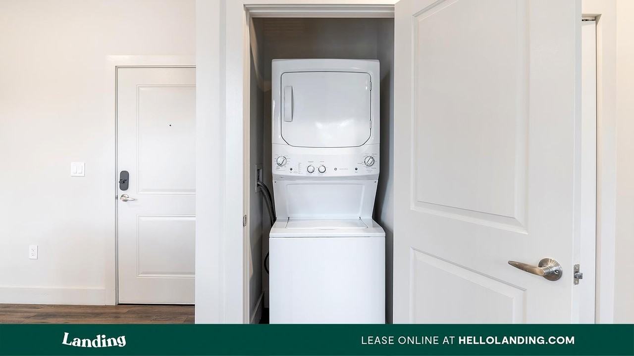 5885 Lakehurst Drive - Photo 6 of 50