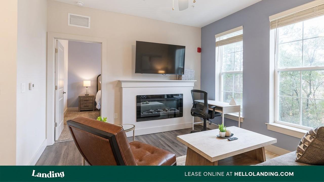 5885 Lakehurst Drive - Photo 7 of 50