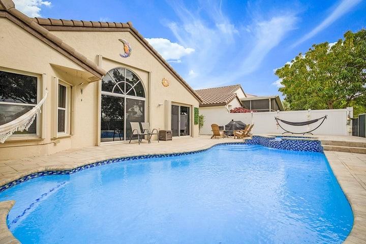 18965 Adagio Drive - Photo 3 of 9