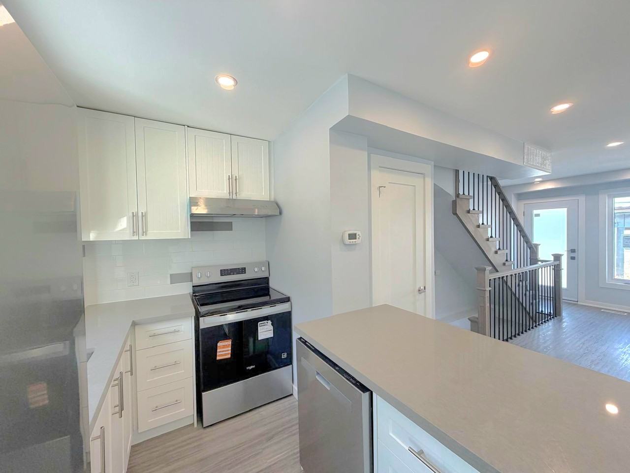 984 Ossington Avenue - Photo 6 of 15