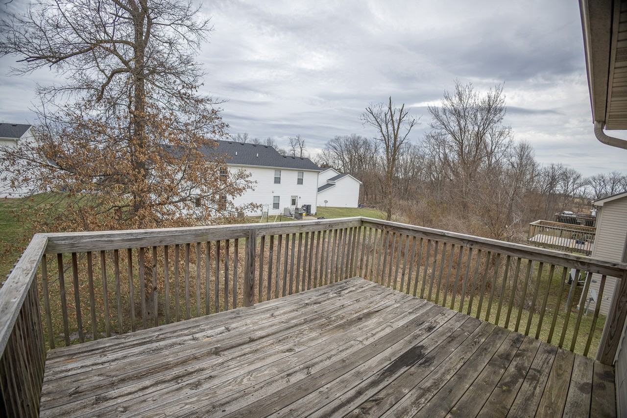 911 Ashley Dr #B - Photo 5 of 30