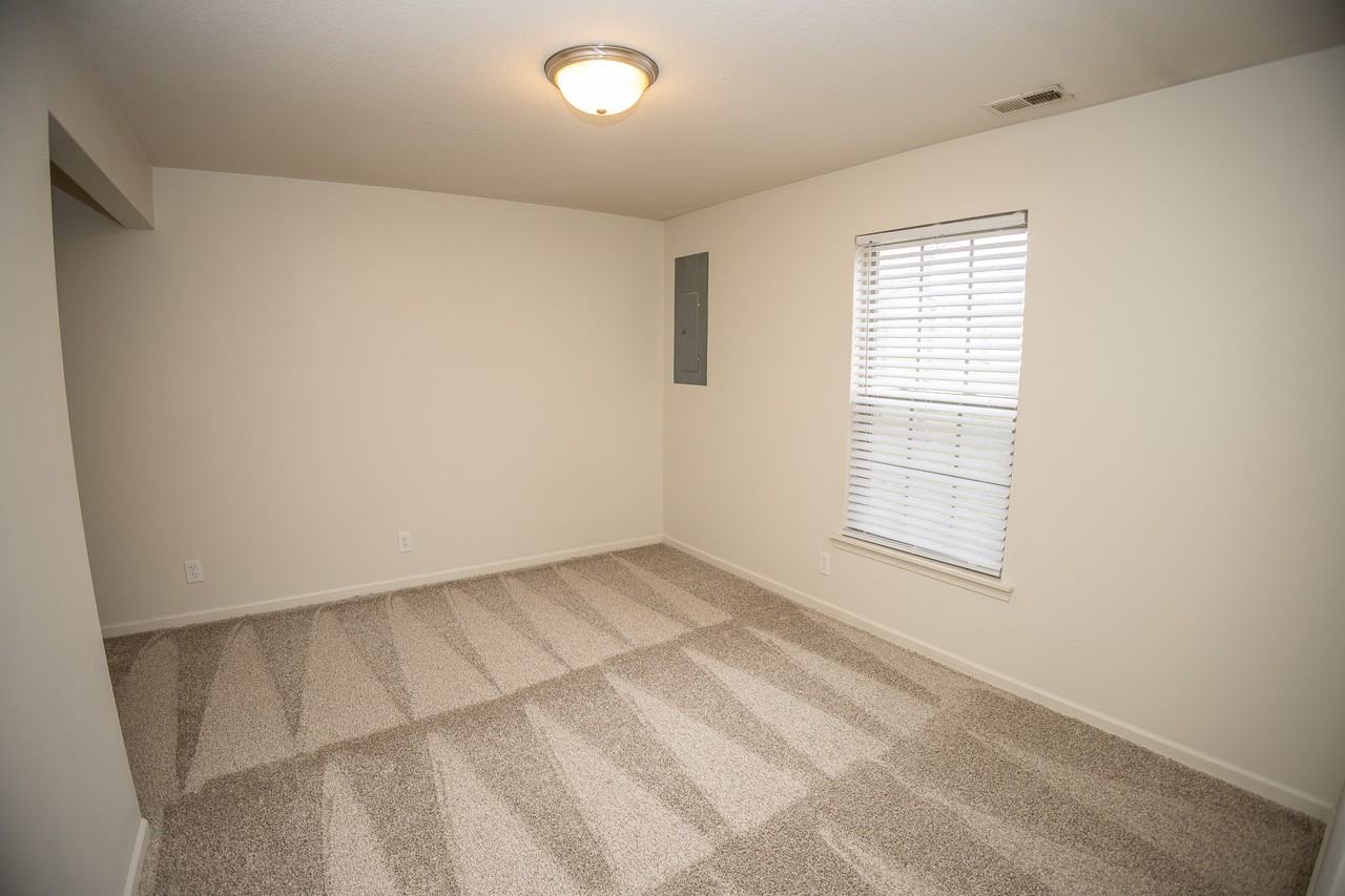 911 Ashley Dr #B - Photo 6 of 30