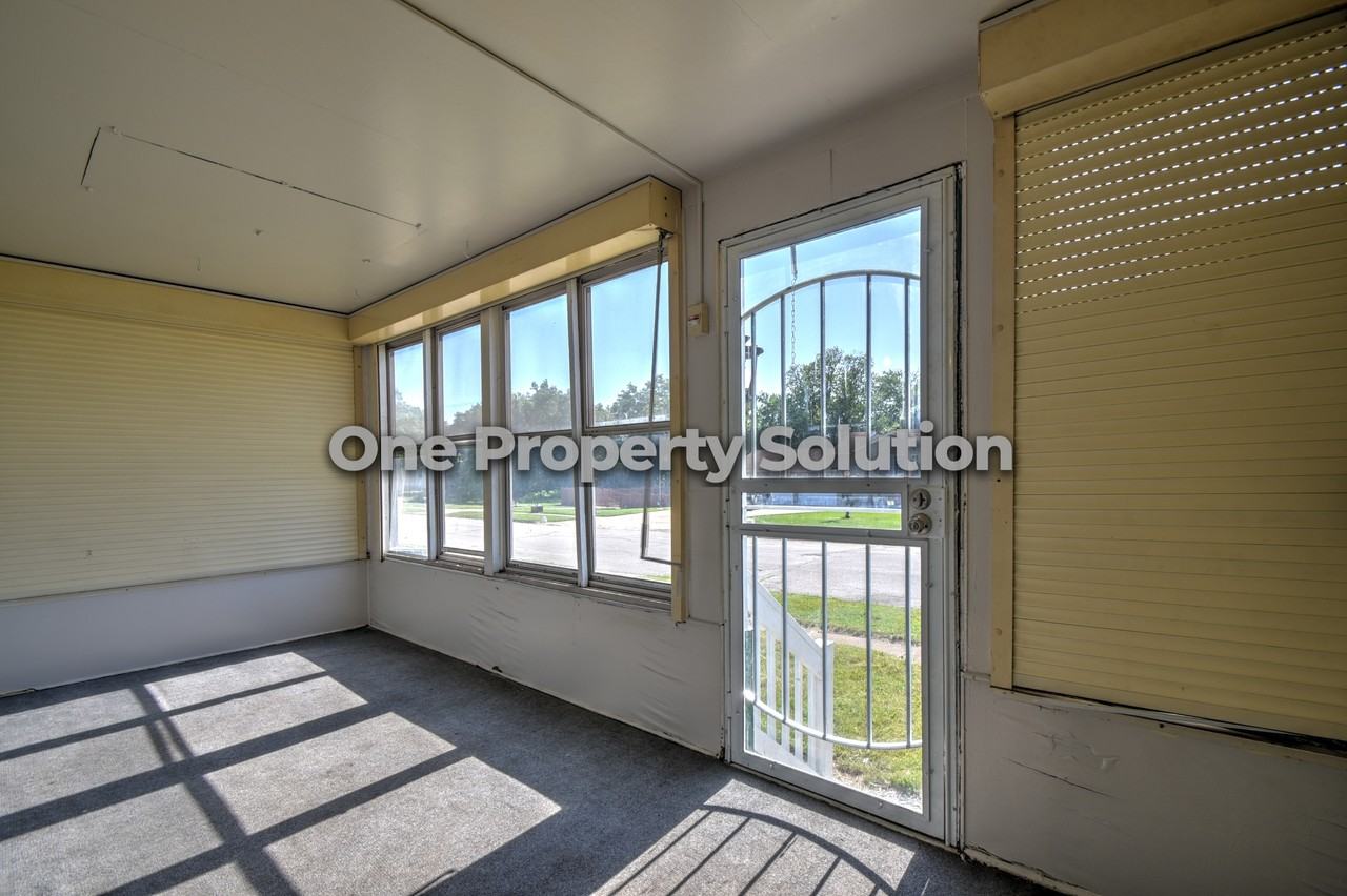 2157 Marshall Pl - Photo 4 of 27