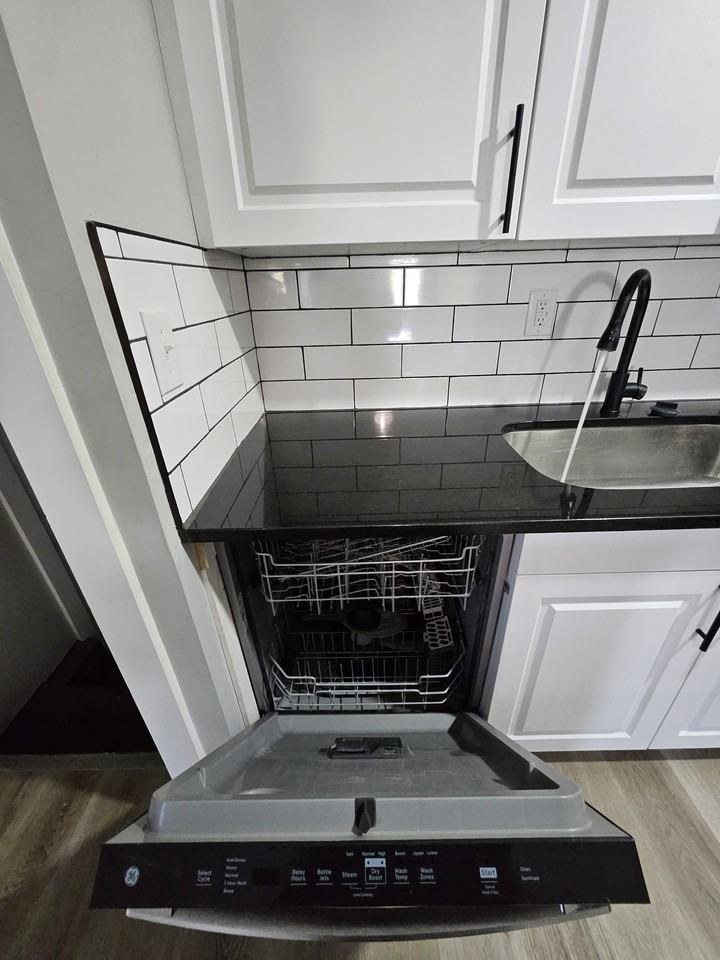 2425 Doctor A J Brown Ave #2427 - Photo 2 of 15