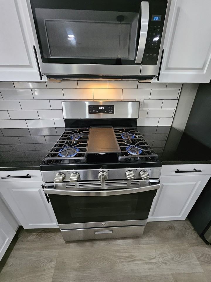 2425 Doctor A J Brown Ave #2425 - Photo 3 of 12