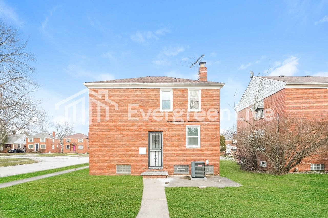 5558 Beechwood Ave - Photo 2 of 15