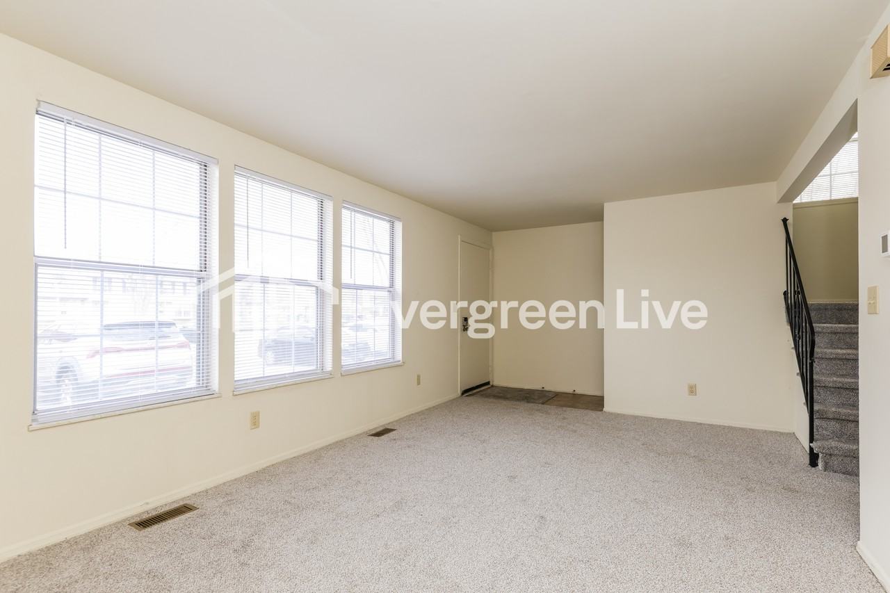 7641 Mount Hood - Photo 3 of 15