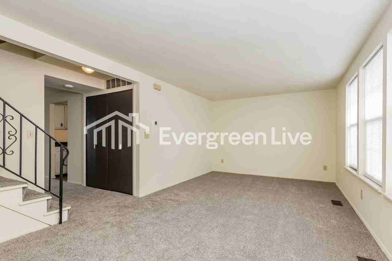 7699 Mount Hood - Photo 3 of 15