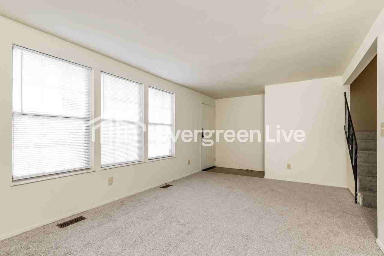 7699 Mount Hood - Photo 4 of 15