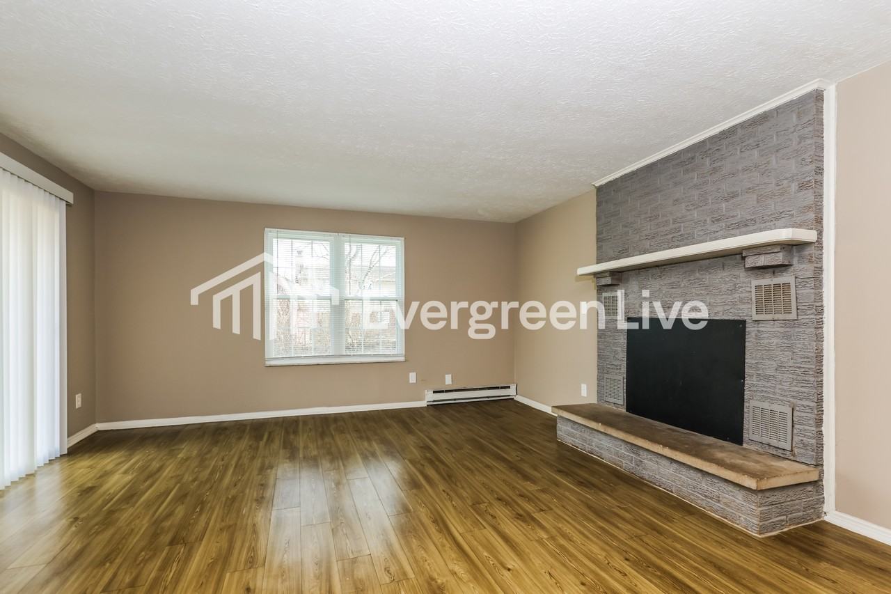 7180 Saffron Dr - Photo 4 of 15