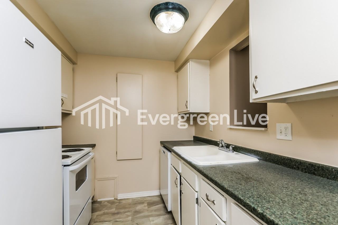 7180 Saffron Dr - Photo 7 of 15