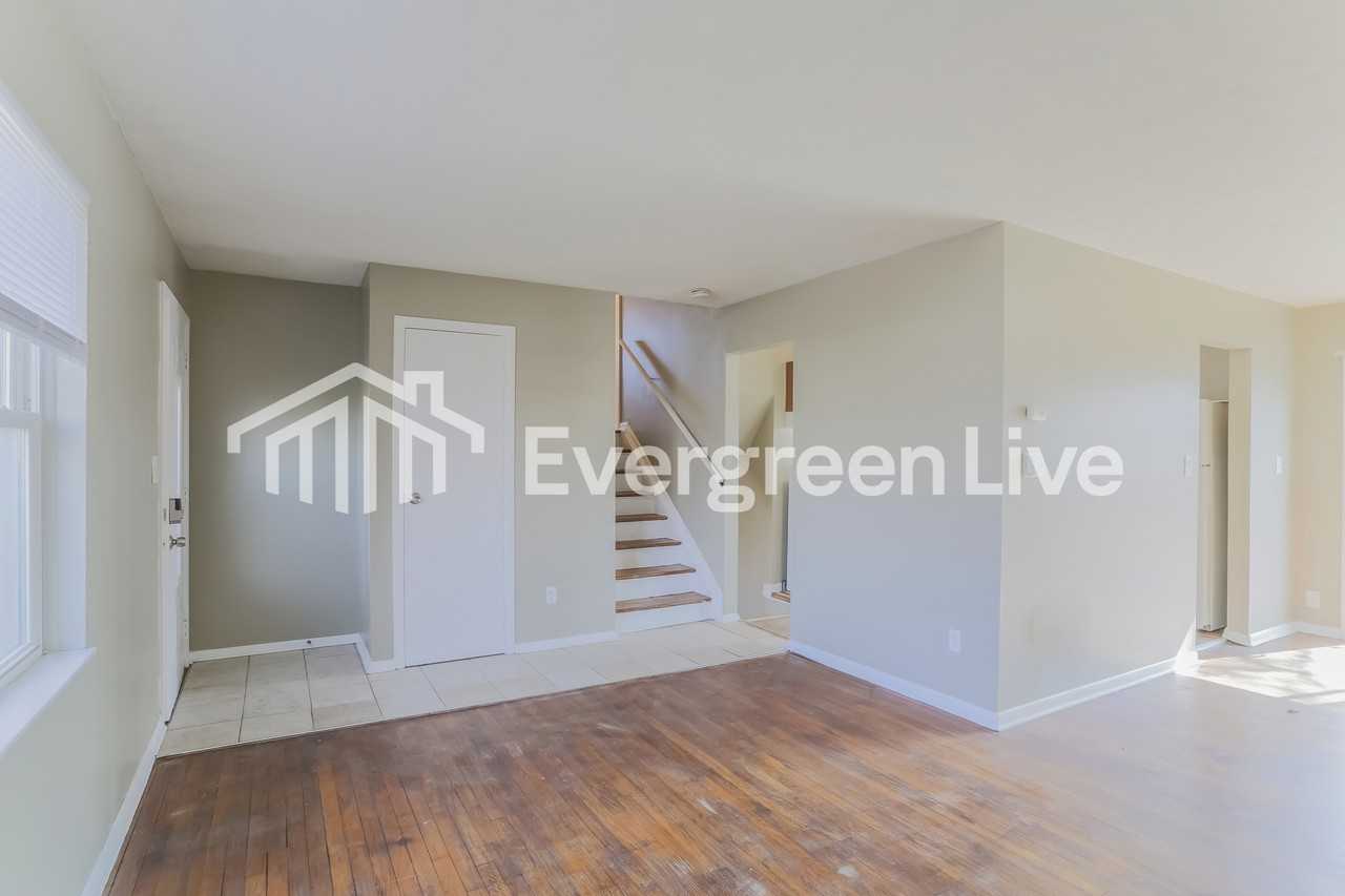 1509 Yates Dr - Photo 3 of 15