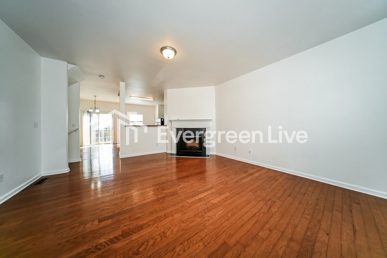 937 Society Cir Sw #432 - Photo 2 of 10