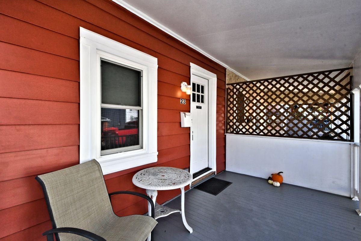 23 Walnut St - Photo 4 of 40