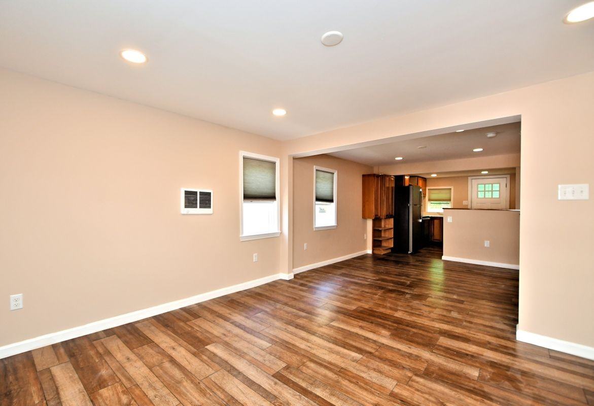 23 Walnut St - Photo 7 of 40