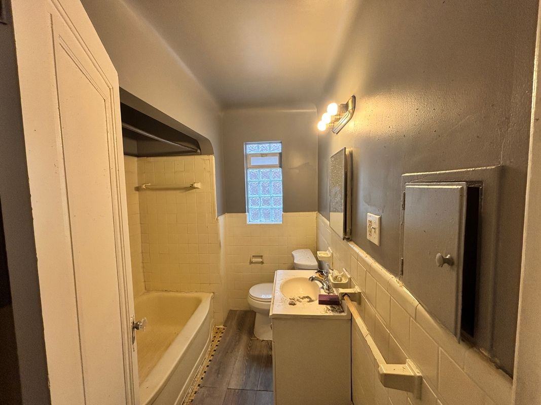 15596 Eastwood St - Photo 6 of 11