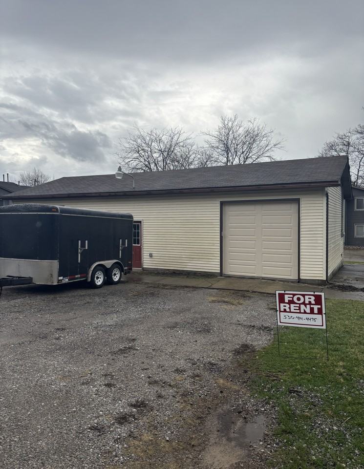 152 S Portage St - Photo 5 of 7