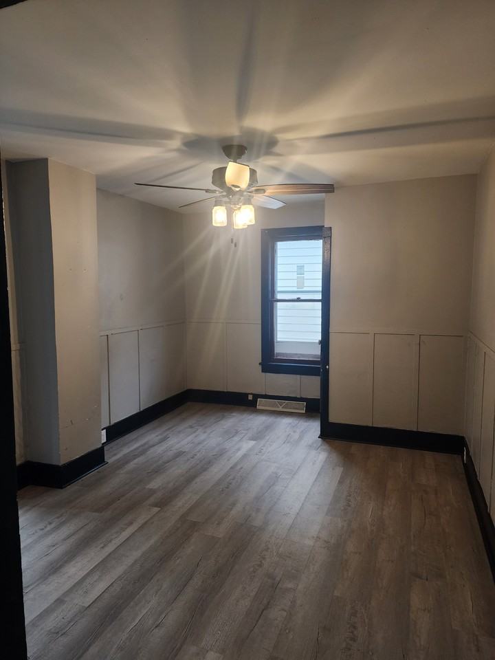 2744 Pinard St - Photo 5 of 11