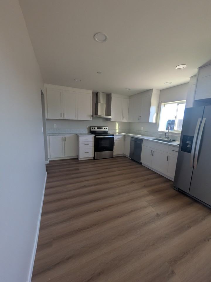 8160 Oleander Ave #1 - Photo 3 of 19