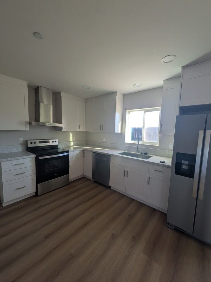 8160 Oleander Ave #1 - Photo 5 of 19