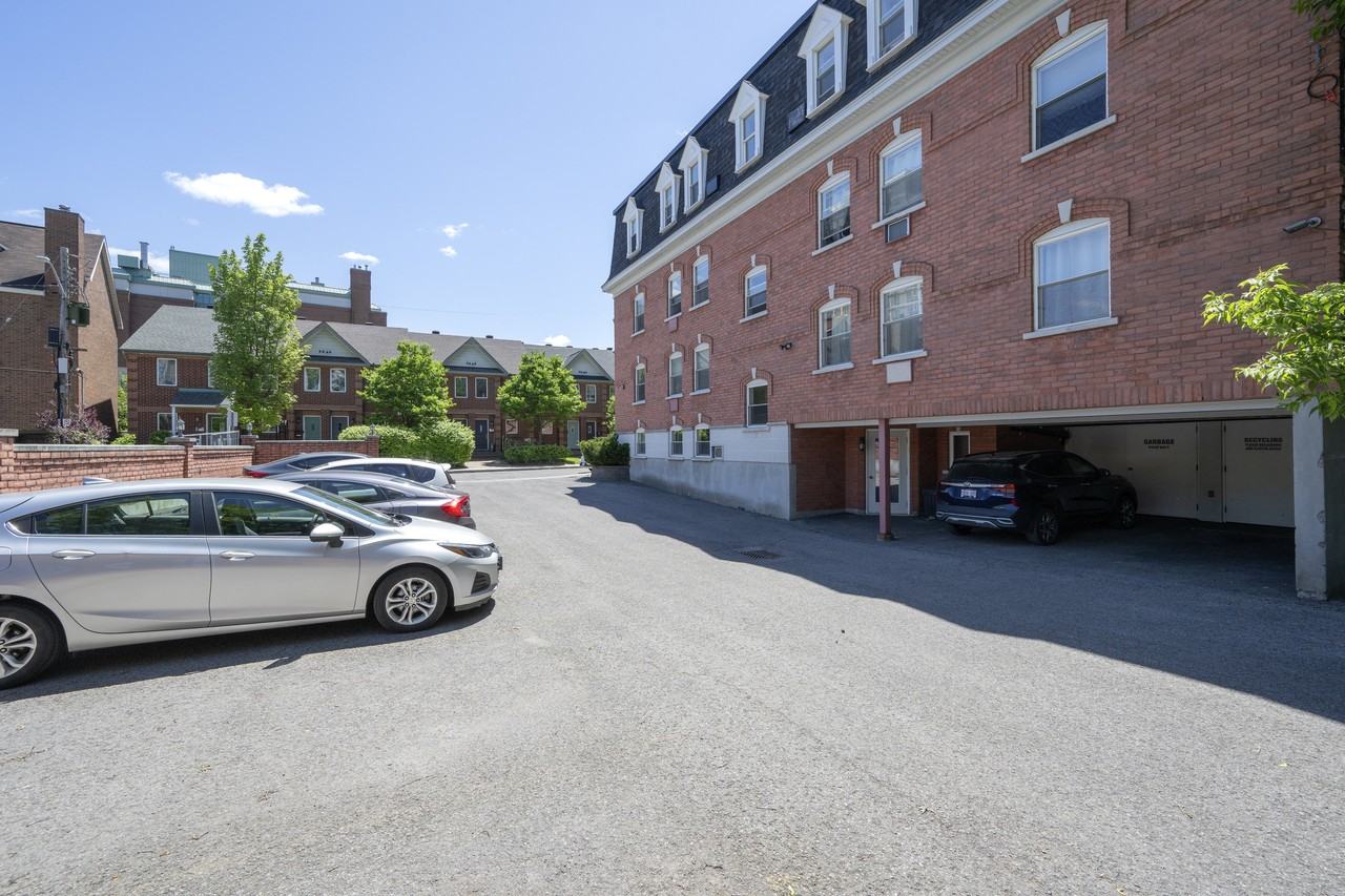 385 Bell St South - Photo 7 of 11