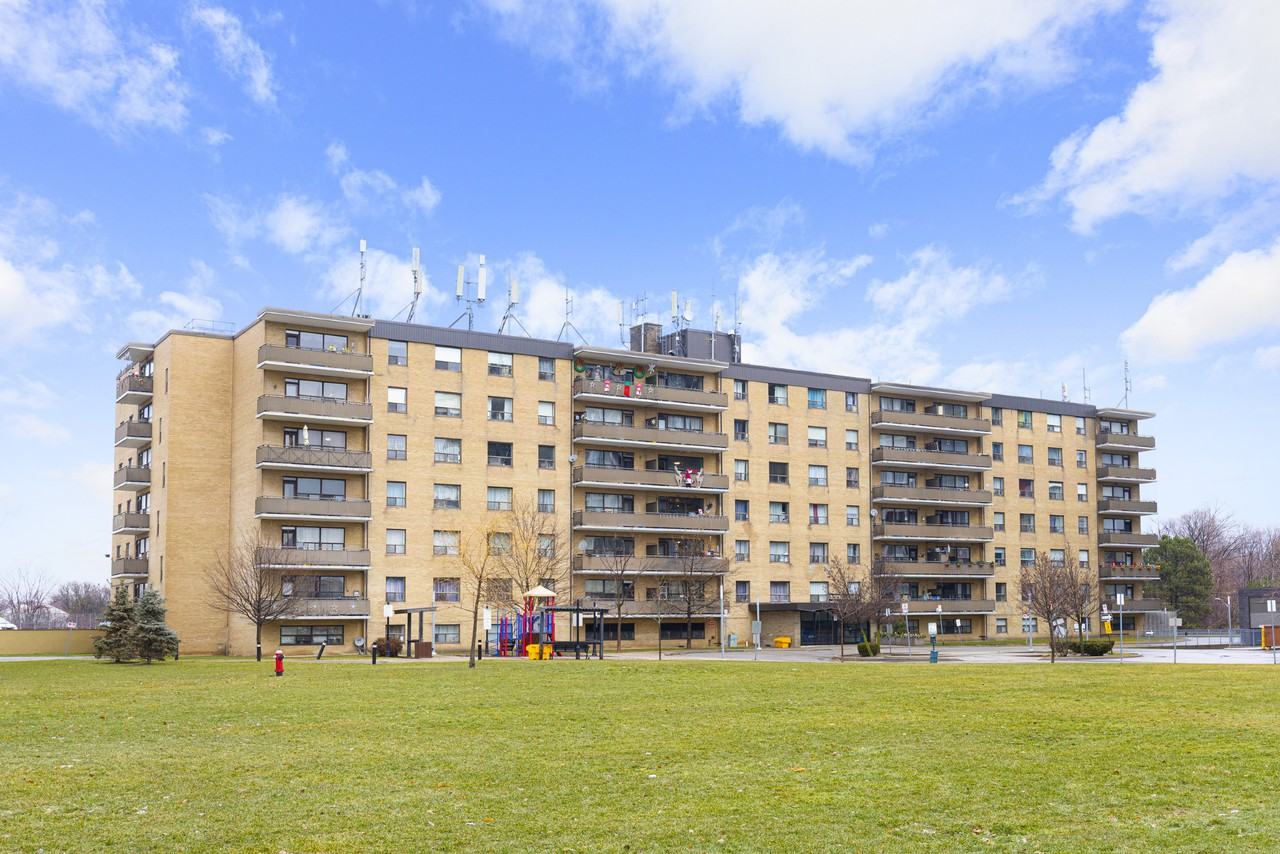 70 Esther Lorrie Drive - Photo 2 of 9