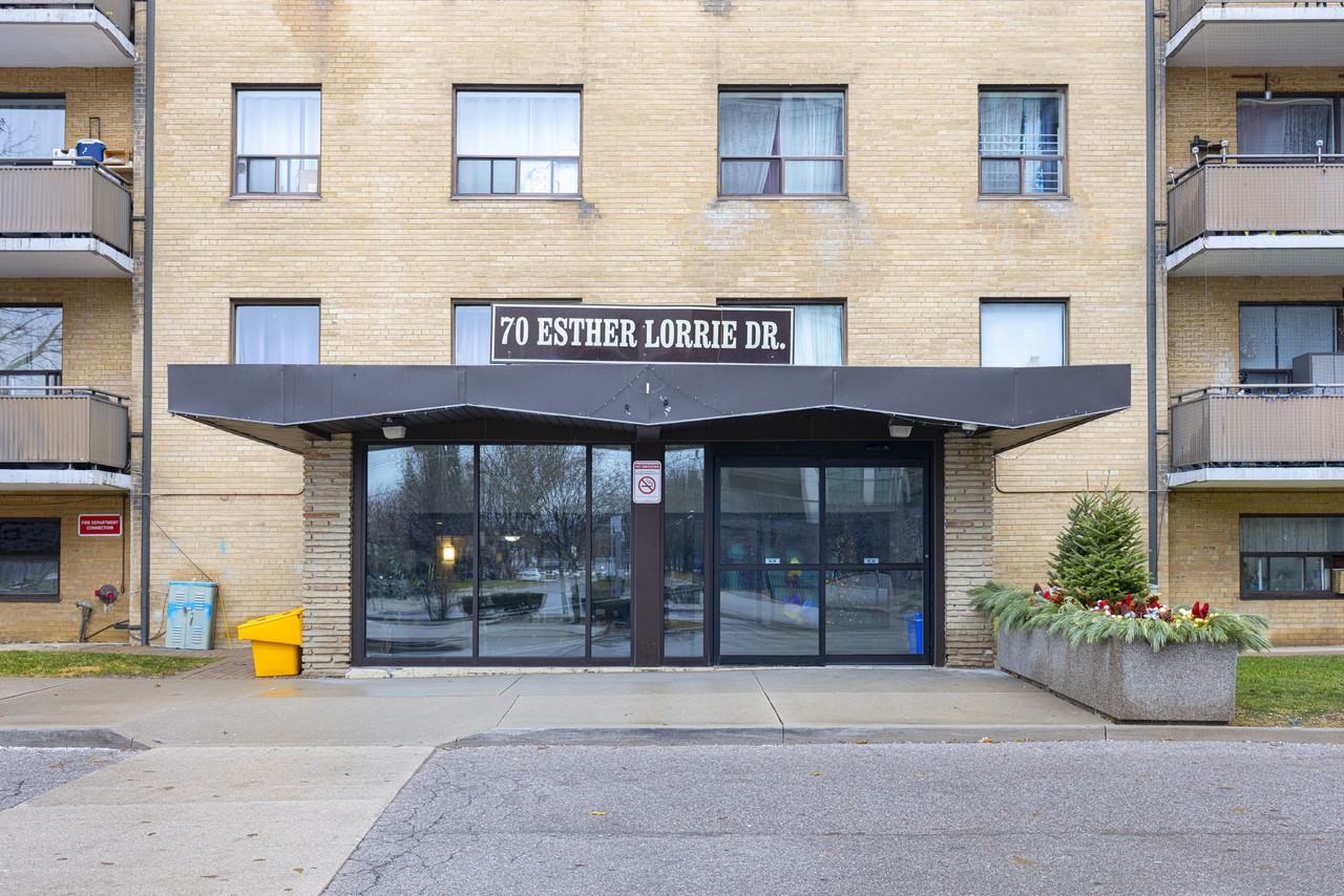 70 Esther Lorrie Drive - Photo 3 of 9