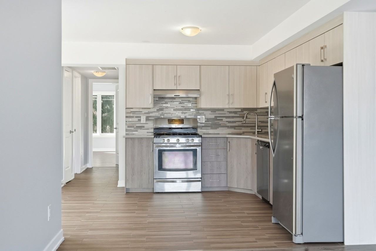 826 Pinecrest - Photo 6 of 19