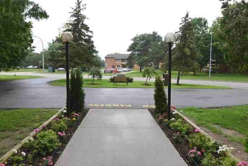 183 Lisgar Avenue - Photo 2 of 6