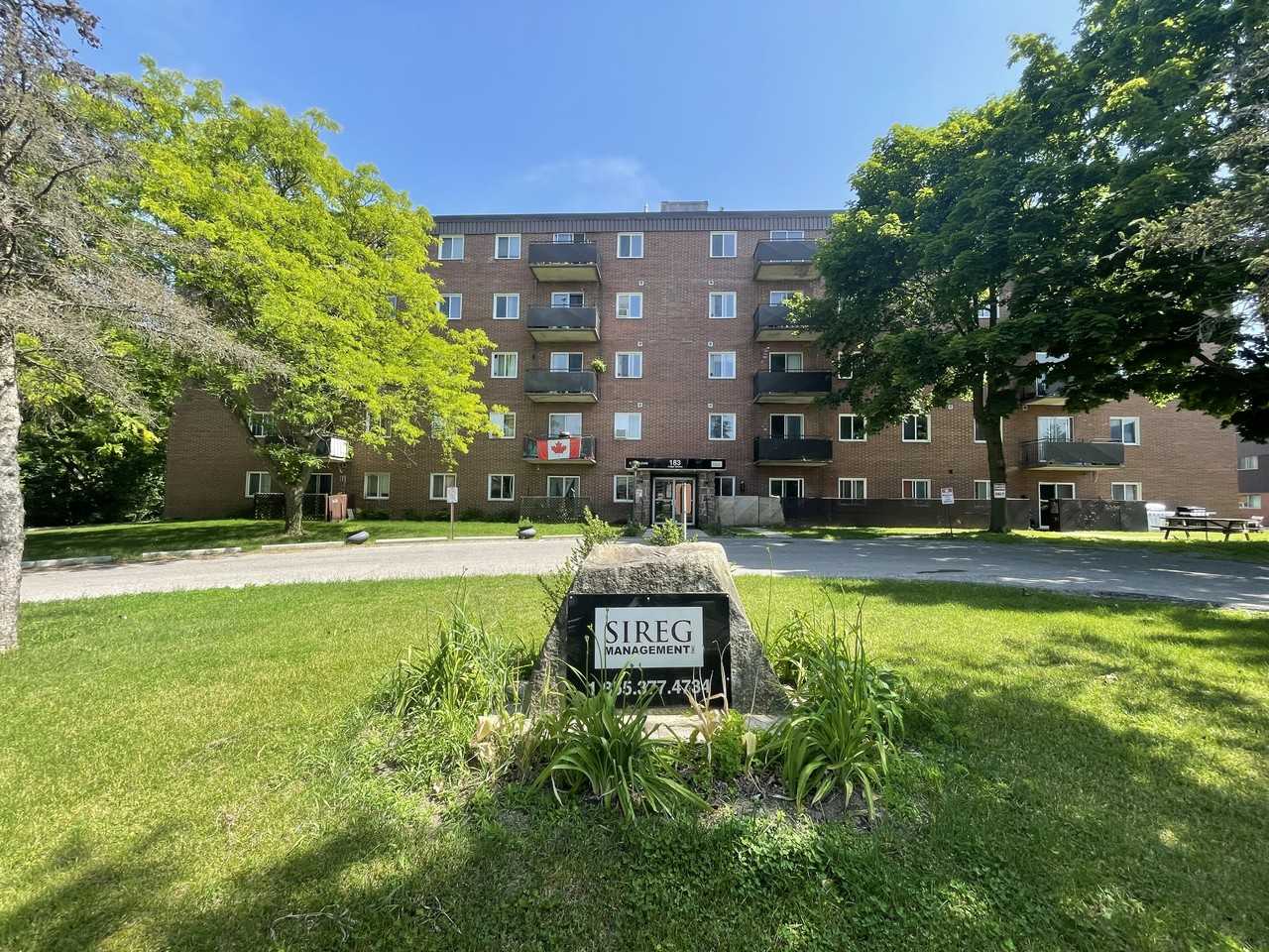 183 Lisgar Avenue - Photo 3 of 6