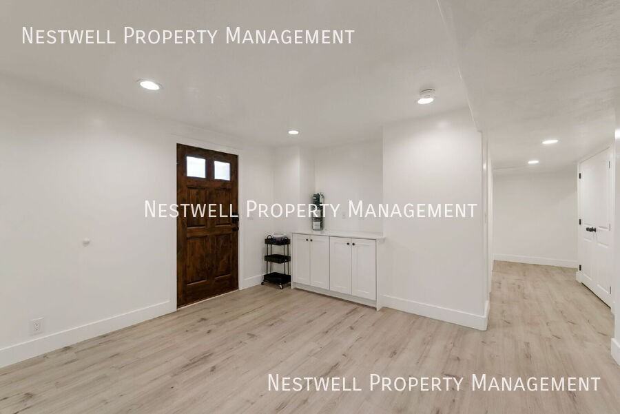 11646 S Keystone Dr - Photo 3 of 29