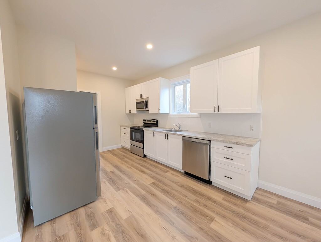 70 Scott St W - Photo 6 of 14