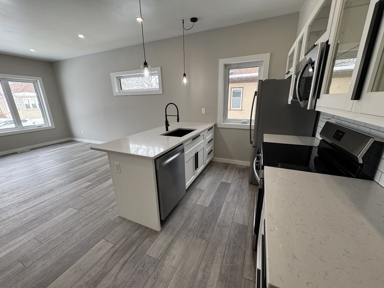 255 Woodlawn Street - Photo 3 of 25