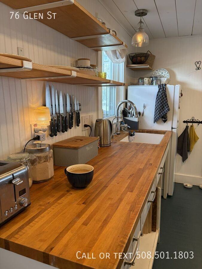 76 Glen St - Photo 2 of 24