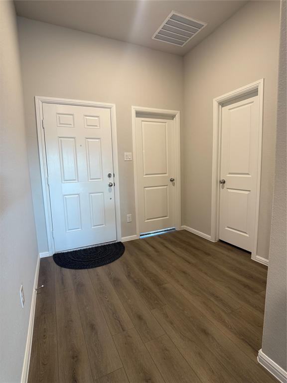 401 Forsyth Dr #401 - Photo 4 of 18