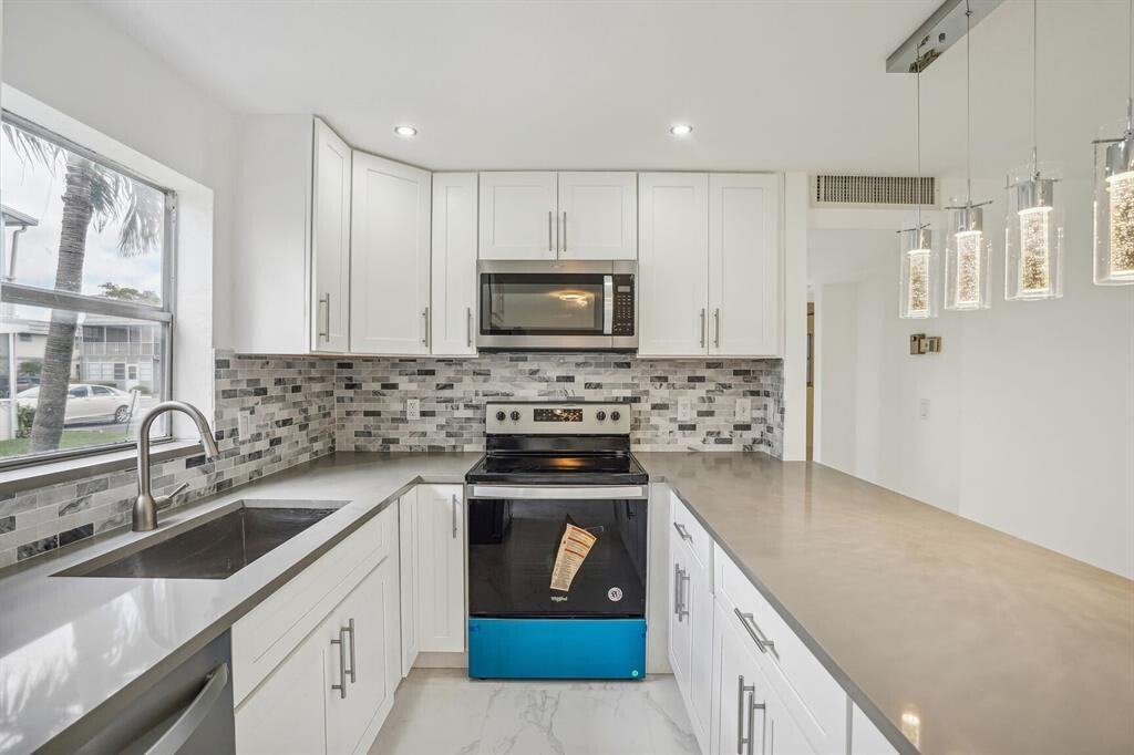 100 Monaco Ct #100 - Photo 6 of 13