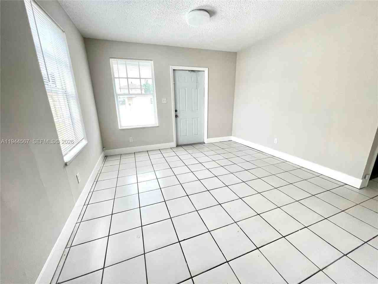 2580 Nw 4th Ct #2580 - Photo 3 of 10