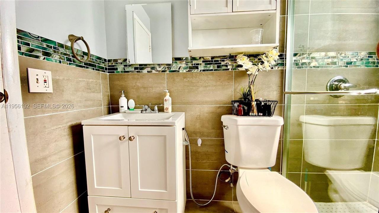 6810 Nw 28th St #6810-6810 - Photo 5 of 23